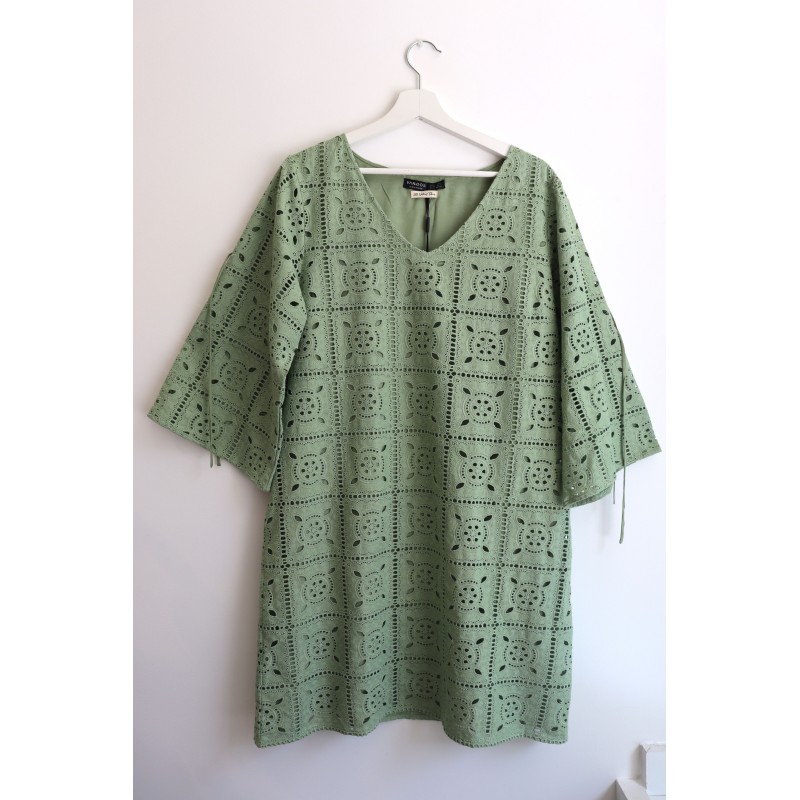 Vestido Midi Bordado Inglês